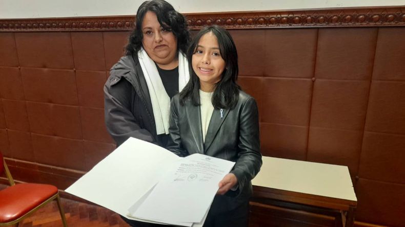 Una estudiante jujeña brilló en una competencia de matemática Una estudiante jujeña brilló en una competencia de matemática
