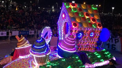 Todo Jujuy | fiesta de los estudiantes carrozas.jpg
