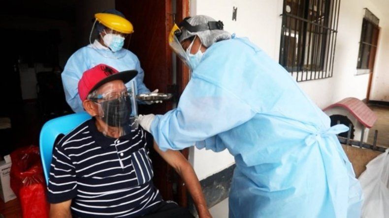 Imagen alusiva // En Jujuy vacunarán casa por casa a los pacientes de riesgo
