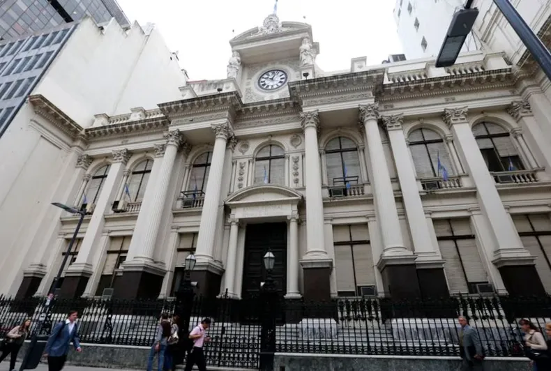 El Banco Central abri&oacute; un sumario contra la AFA y &ldquo;Chiqui&rdquo; Tapia