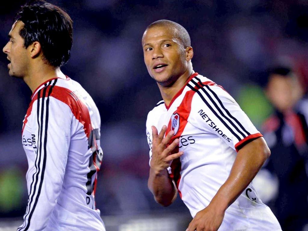 Carlos Sánchez se mantiene como titular