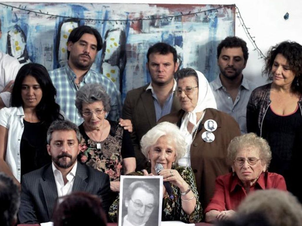 Abuelas de Plazo de Mayo