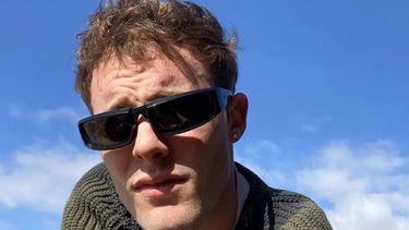 El joven contó las diferencias en la forma de hablar que hay entre ambos países.