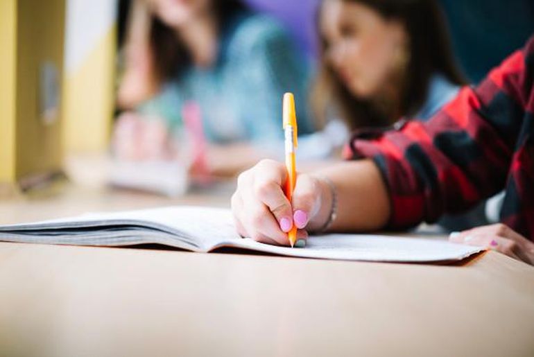 Clases de apoyo escolar en San Pedro.