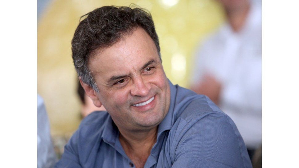 Neves, destituido