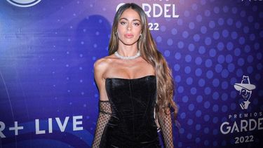 Tini Stoessel dudó al responder si está enamorada de Rodrigo De Paul, y generó un revuelo en las redes sociales.