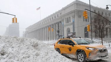 Las fotos más impactantes de la tormenta de nieve que azota la Costa Este de EE.UU.