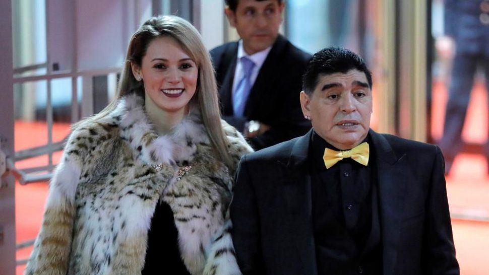 ¡Se viene el casorio! Maradona y Rocío Oliva anunciaron su casamiento