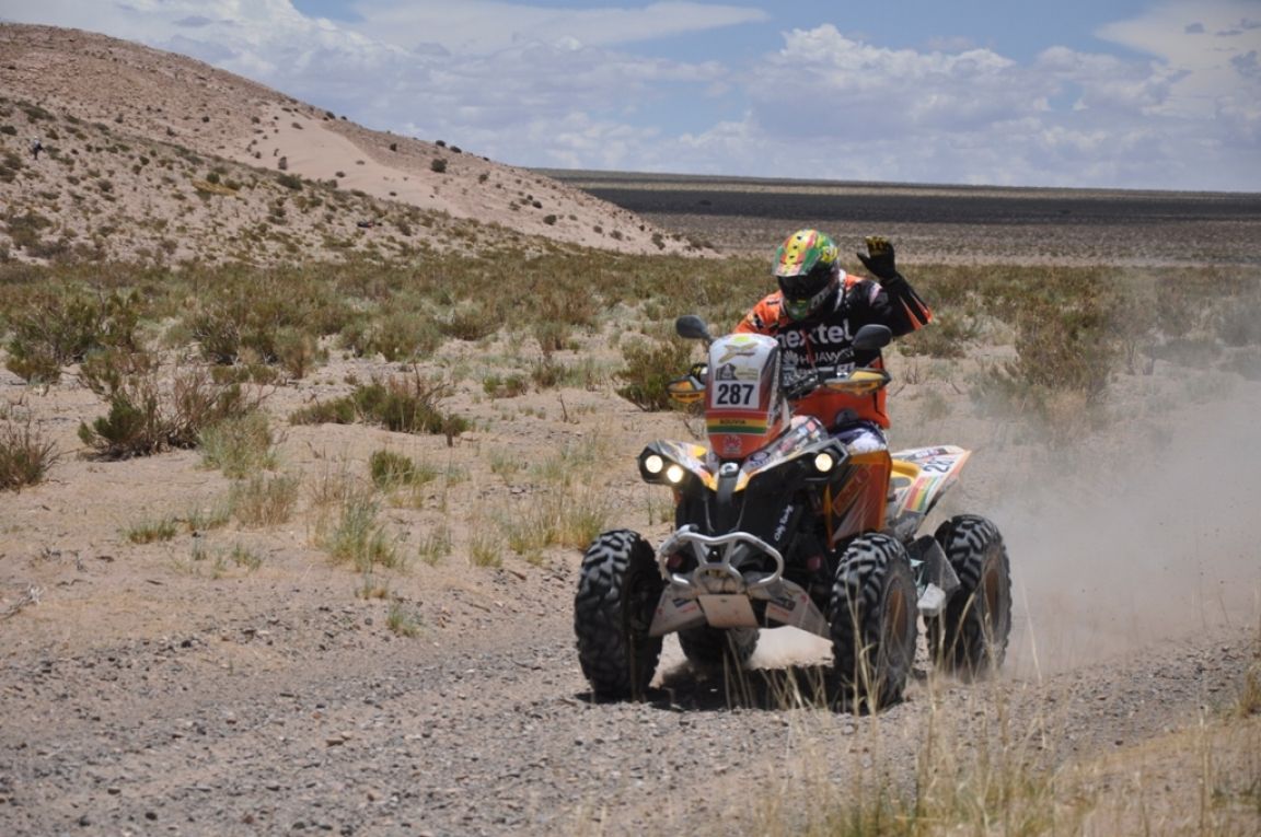 Piloto saluda
