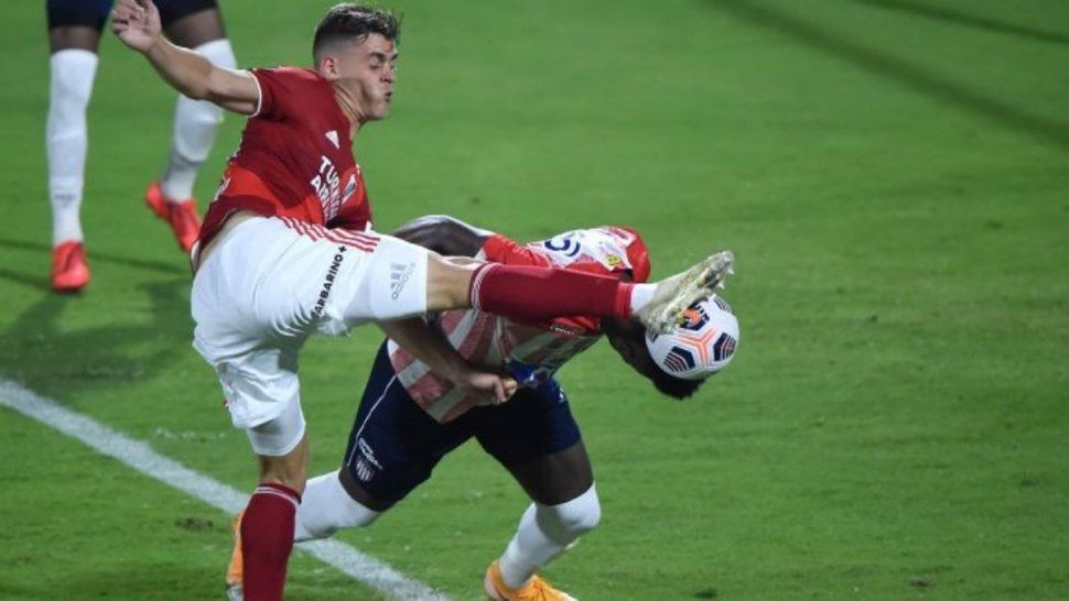 Junior - River se jugó en Colombia a pesar de los incidentes fuera del estadio.&nbsp;