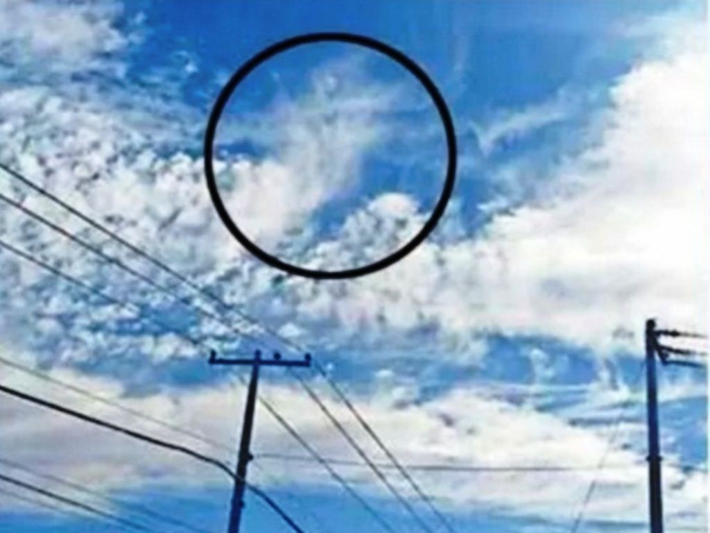 Vieron la figura de Cristo en el cielo