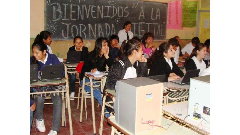 Alumnos con sus netbooks