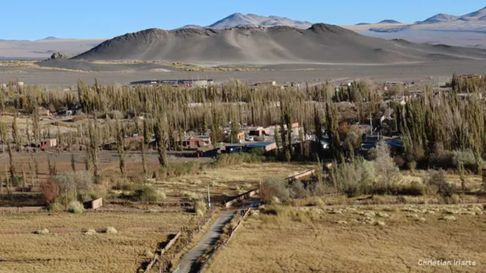 Todo Jujuy | En la desolada Puna catamarqueña se esconde un rincón apartado que resguarda uno de los enigmas más impresionantes del norte de Argentina.