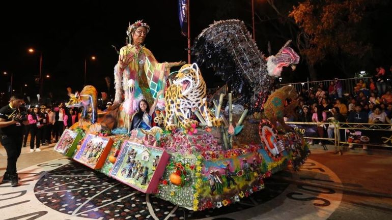 FNE 2024: la Carroza de Casira emocionó a todos en la Ciudad Cultural
