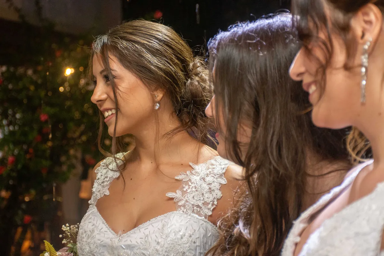 Tras la firma de convenio en Casa Macedonio Graz se llevó adelante un desfile de modas con propuestas de diseñadoras con vestidos para bodas.