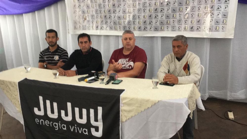 Sergio Priseajniuc fue presentado como nuevo DT de Altos Hornos Zapla