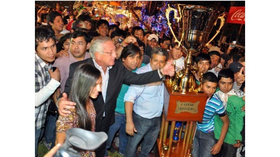 Fellner entrega el 1er pr