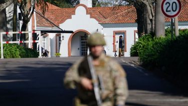 Fue víctima de extorsión. Antes de suicidarse el soldado de la Quinta de Olivos recibió un audio del terror Fue víctima de extorsión. Antes de suicidarse el soldado de la Quinta de Olivos recibió un audio del terror