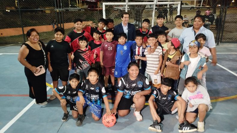 Carlos Sadir en el polideportivo del barrio Che Guevara