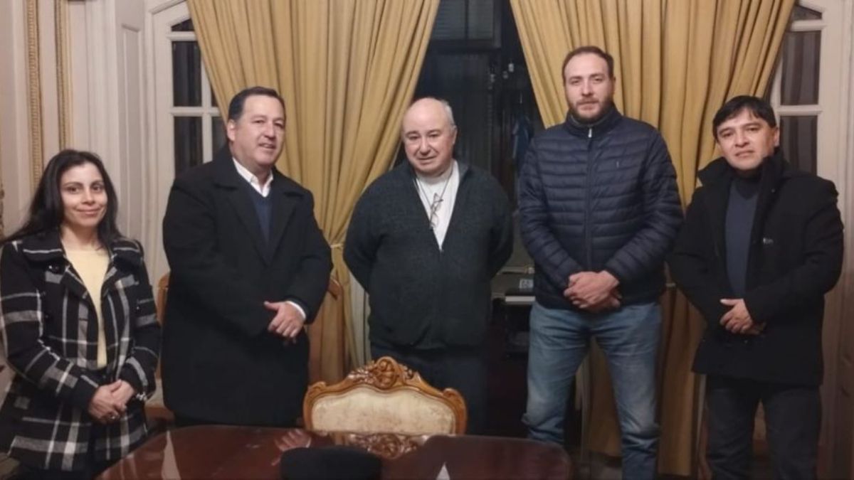 Reunión por una comisión de la paz