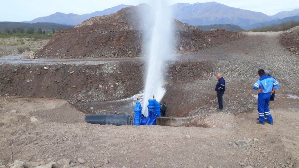 rompieron un acueducto troncal que abastece de agua a mas de cinco barrios