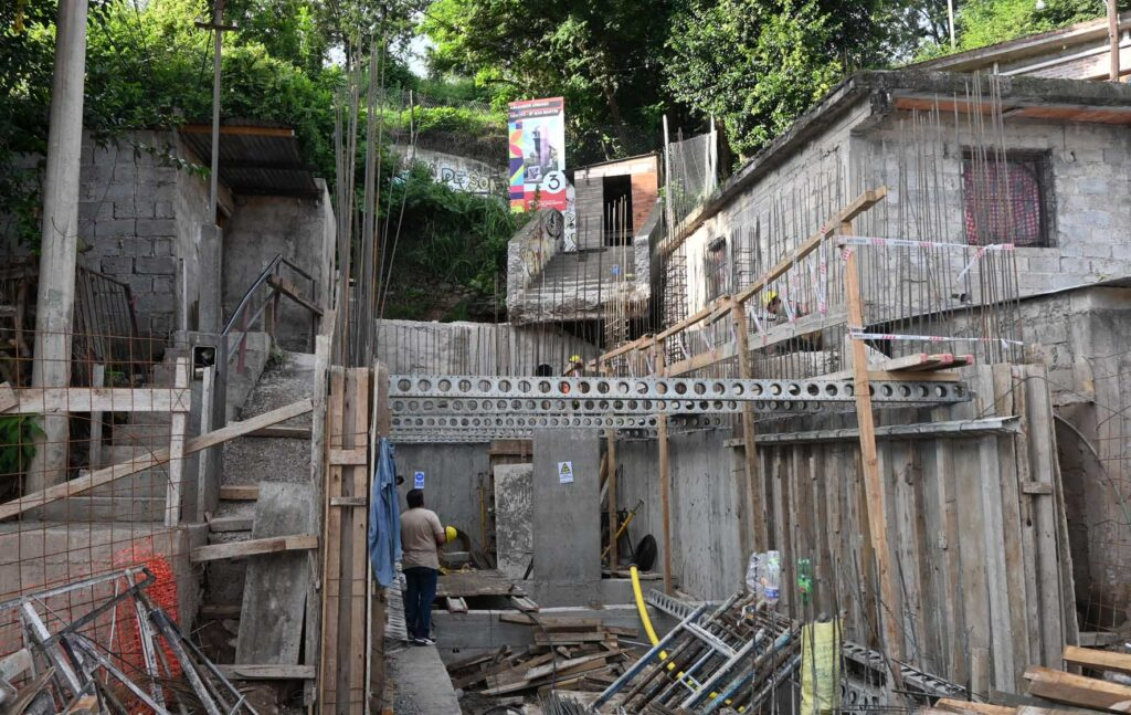 Construcción del Ascensor Urbano en barrio San Martín.
