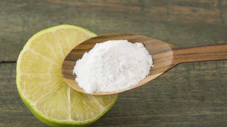 Cinco trucos caseros con limón para limpiar electrodomésticos.