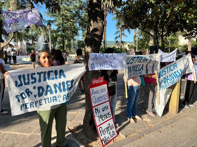 Marcha por el 25N / pedido de justicia por el femicidio de Daniela Mamaní.