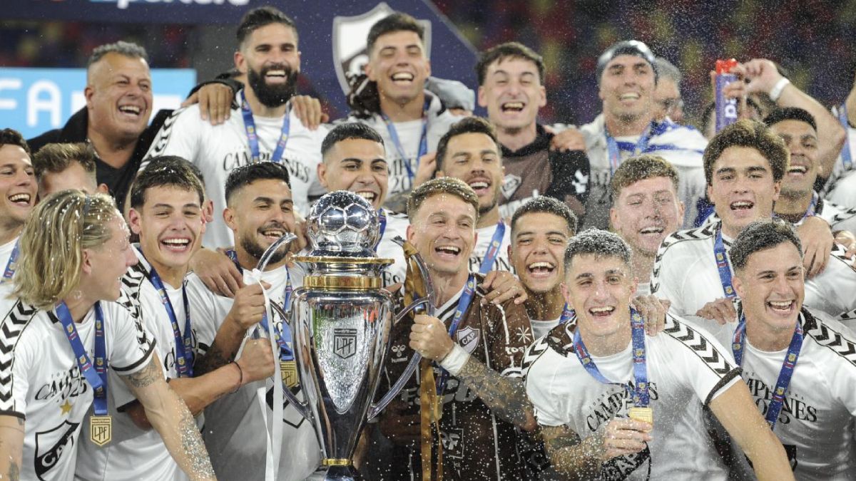 Platense campeón tras 120 años de historia