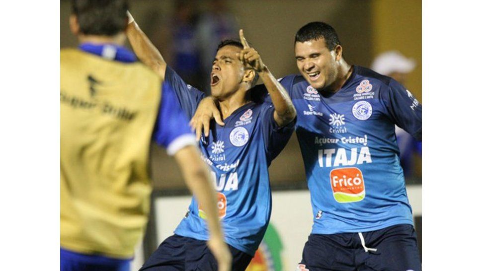 Wendell Lira festeja su gol