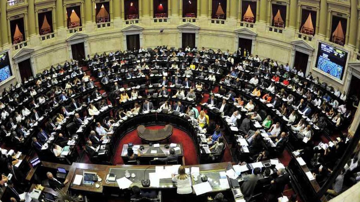 Diputados define si sube el mínimo no imponible.