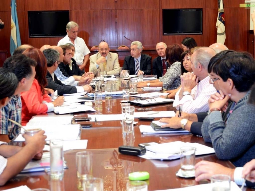 Funcionarios y legisladores
