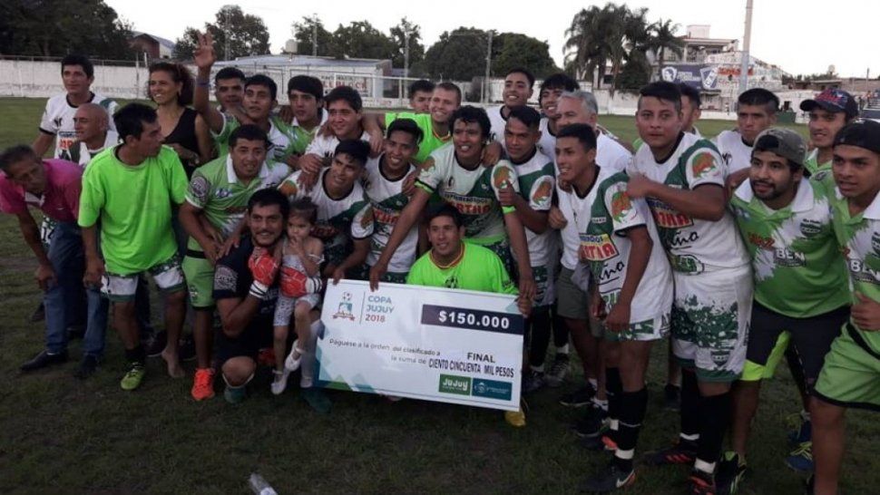 Atlético El Carmen le ganó a Monterrico y es el primer finalista de la Copa Jujuy
