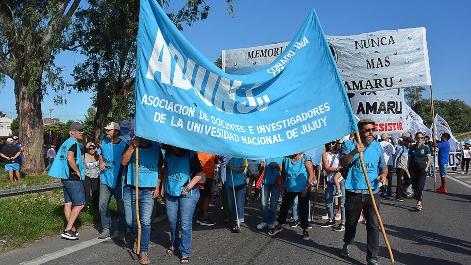 Docentes universitarios de Jujuy se suman al paro nacional por 24 horas