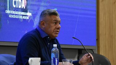 Chiqui Tapia se reunirá en AFA con otra tanda de dirigentes para escuchar posibles formatos de torneo para la próxima temporada.