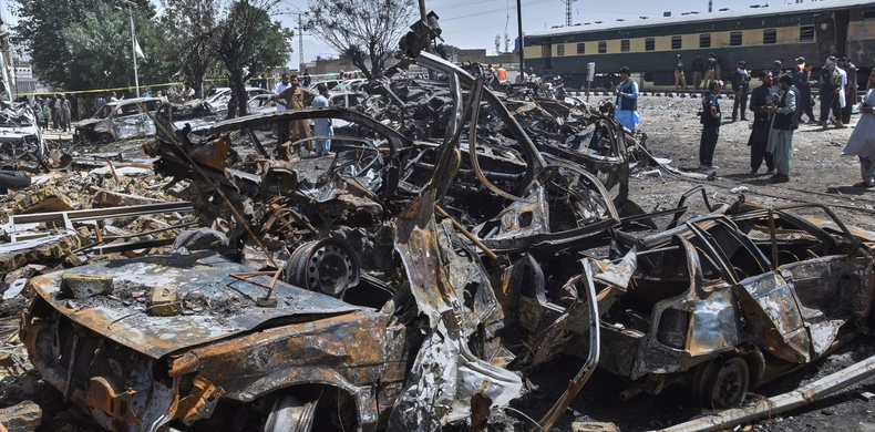 Autos incendiados tras el ataque