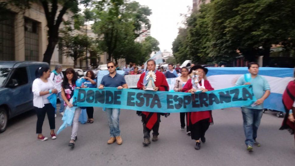 Marcharon hasta el cementerio Del Salvador para pedir por Esperanza