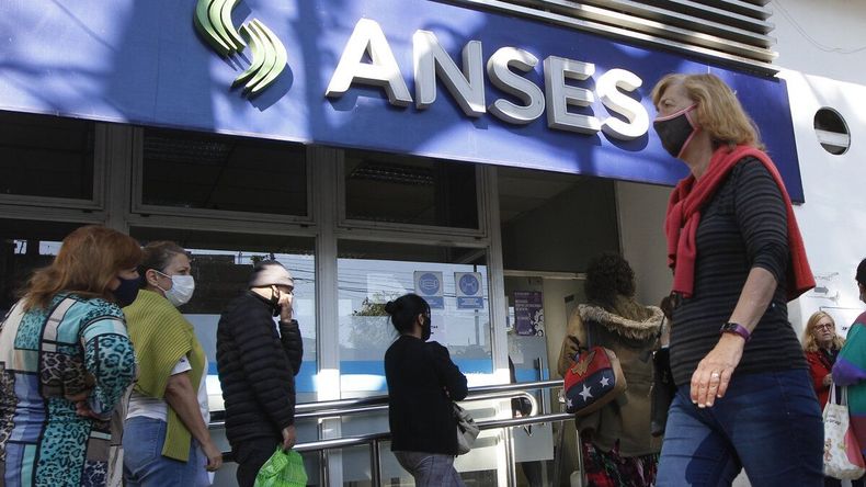 Jubilaciones y pensiones tendrán un nuevo aumento en diciembre.
