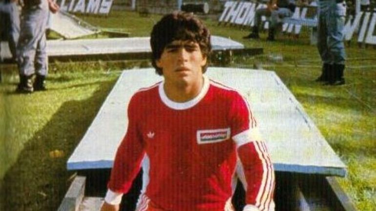 Diego Maradona en sus inicios en Argentinos.