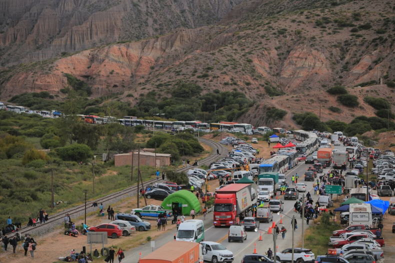 Peregrinos en Tumbaya - "Una fe que emociona": la reflexión del obispo Fernández sobre la Virgen de Punta Corral
