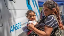 Anses: cuánto cobra AUH en agosto con el aumento del Salario