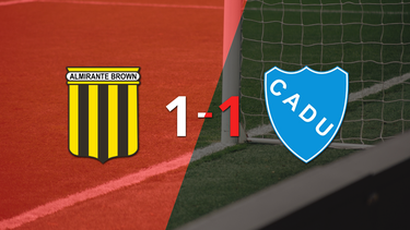 Almirante Brown empató 1-1 contra Def. Unidos sobre el final del partido