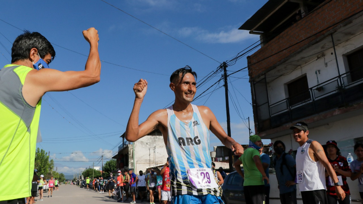 Primer maratón en honor a la Virgen de Río Blanco en Palpalá.