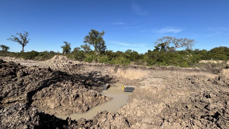 El freno de una planta depuradora en Corrientes hace que se sigan arrojando miles de metros cúbicos de aguas cloacales al Paraná. Fuente: Corrientes al Día.