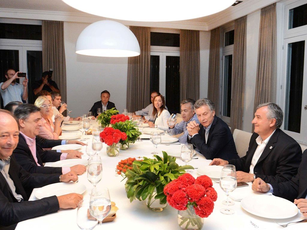 Reunión entre el PRO y la UCR