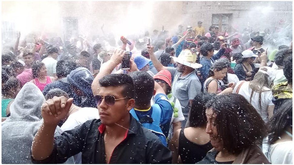 ¡Explotó Maimará! Miles de personas disfrutaron del ritual de la chaya de mojones