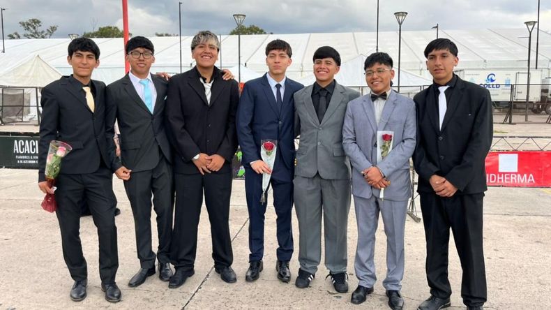 Las mejores fotos de lo que fue la Cena Blanca 2025 en capital