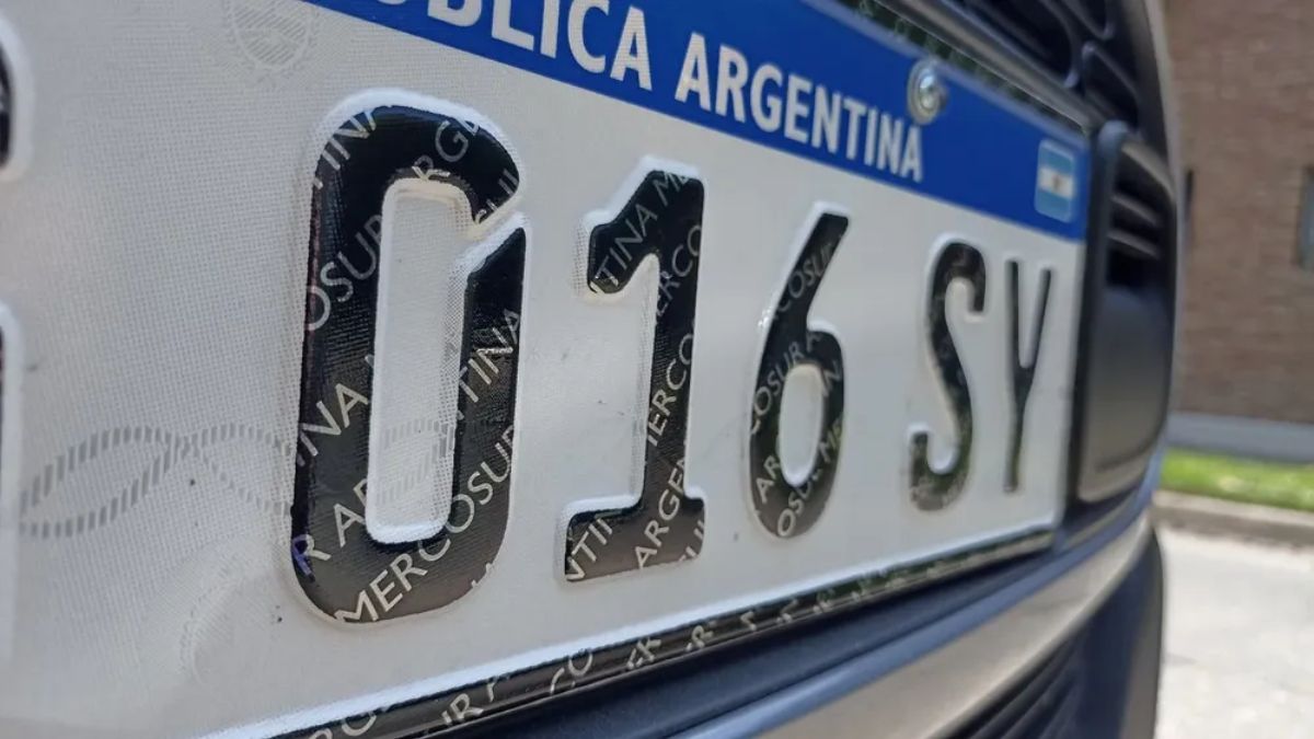 Entrega de patentes de autos en Argentina (Foto ilustrativa)