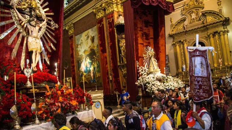 Salta Comenzó La Novena Al Señor Y A La Virgen Del Milagro