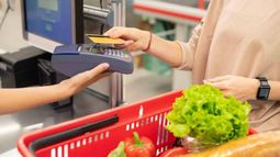 6 de cada 10 familias destinan el 50% de sus ingresos a pagar deudas: consejos financieros útiles